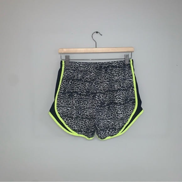 Nike Shorts Size Medium White Black Yellow Leopard Print Tempo Lined Running - Picture 5 of 8